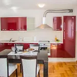Olea Apartment, Near Znjan Beach Apartmán *