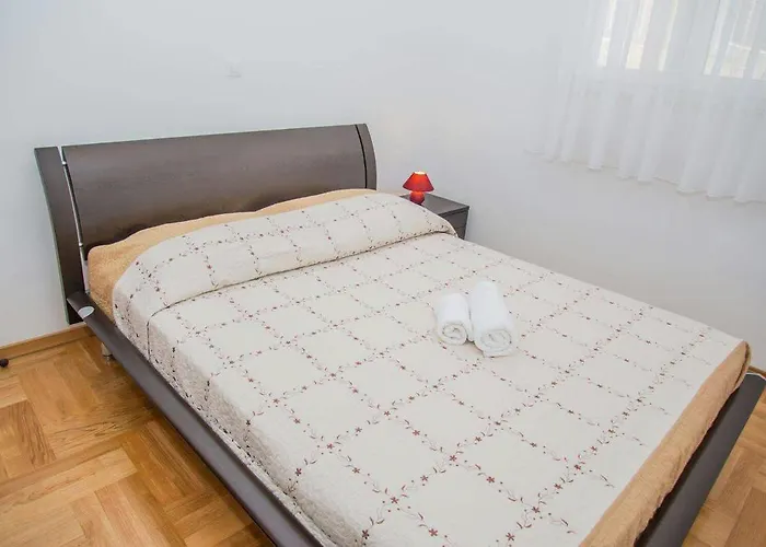 Olea Apartment, Near Znjan Beach *