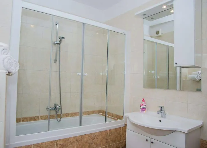 Olea Apartment, Near Znjan Beach Apartman
