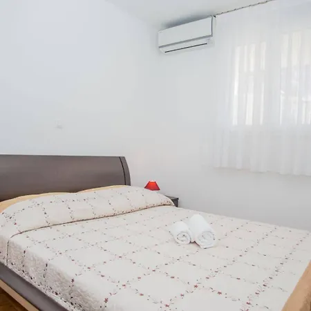 Olea, Two-Bedroom Duplex Suite Near Znjan Beach Appartamento *