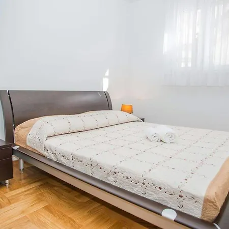 Appartement Olea, Two-bedroom Duplex Near Znjan Split